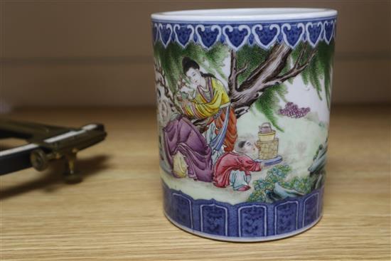 A Chinese famille rose brush pot height 15cm